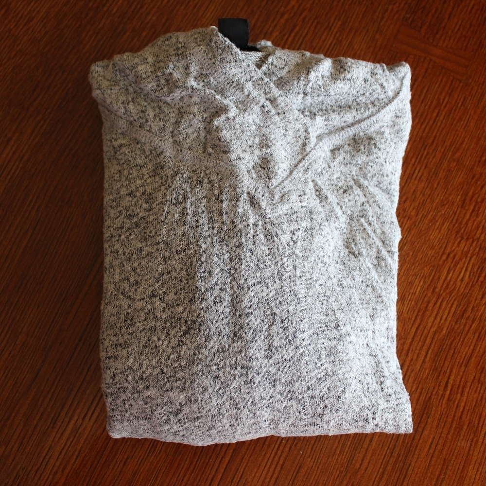 MIDNIGHT BAKERY Hacci Knit Hooded Top